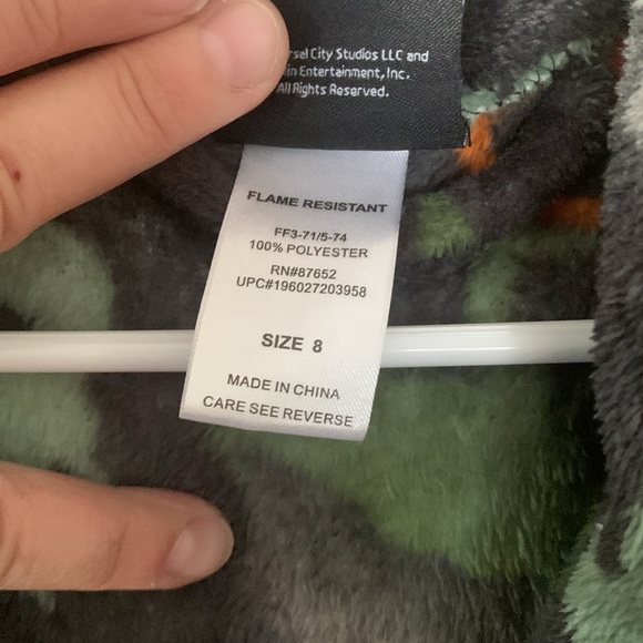 Jurassic World Dominion Fleece Robe Boys Size 8 Belt Dinosaur EUC Jurassic Park - Picture 3 of 13